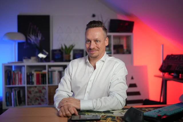 Fabian Henzler — Studio Portrait 4